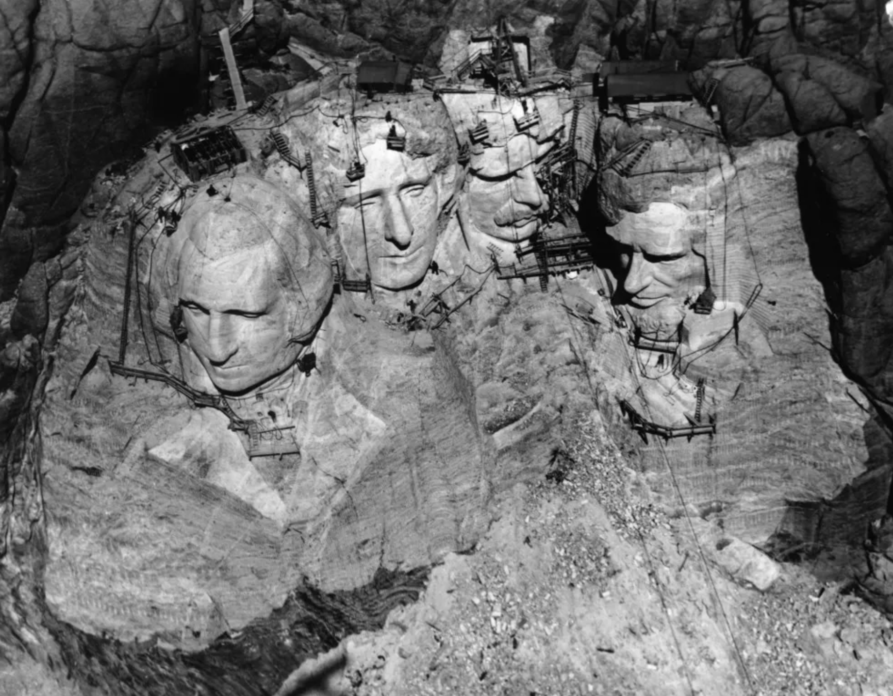 mount rushmore workers